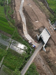 Pembuatan Badan Jalan Tol Seksi I